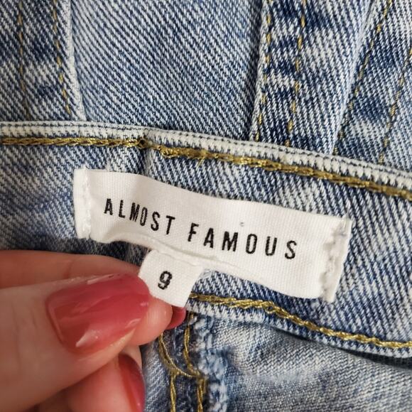 Almost Famous | Extra Wide Leg Patchwork Raw Hem Retro Baggy Jeans - Picture 8 of 10